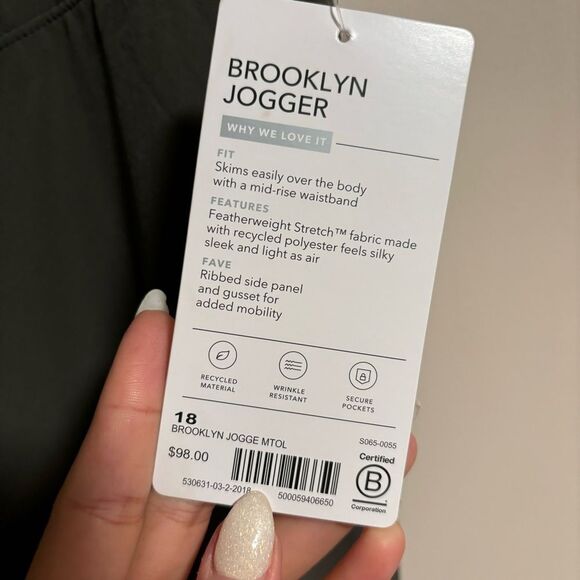 NWT Athleta Brooklyn Ankle Pant/Jogger Featherweight Fabric Olive Green- Size 18 - Picture 9 of 10